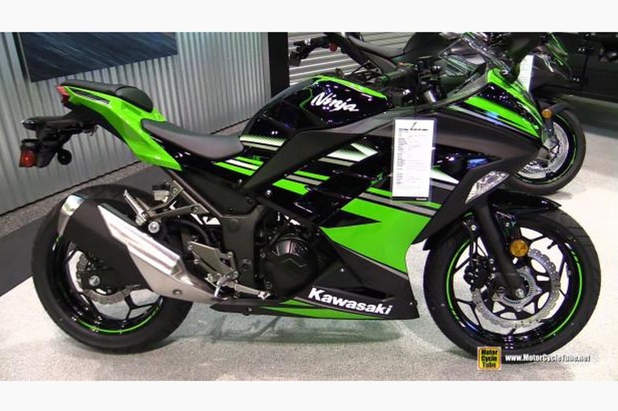 Kawasaki Ninja 300 phien ban 2017 gia hon 100 trieu dong